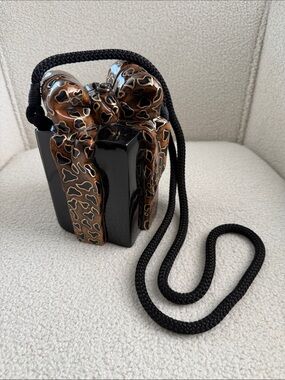 Wooden Leopard Print Bow Crossbody Bag - Brown/Black